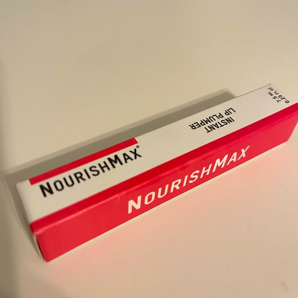 NOURISHMAX INSTANT LIP PLUMPER **BRAND NEW**